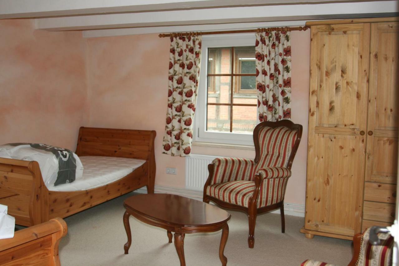 Apartments Cafe Brennnessel Veltheim Bagian luar foto